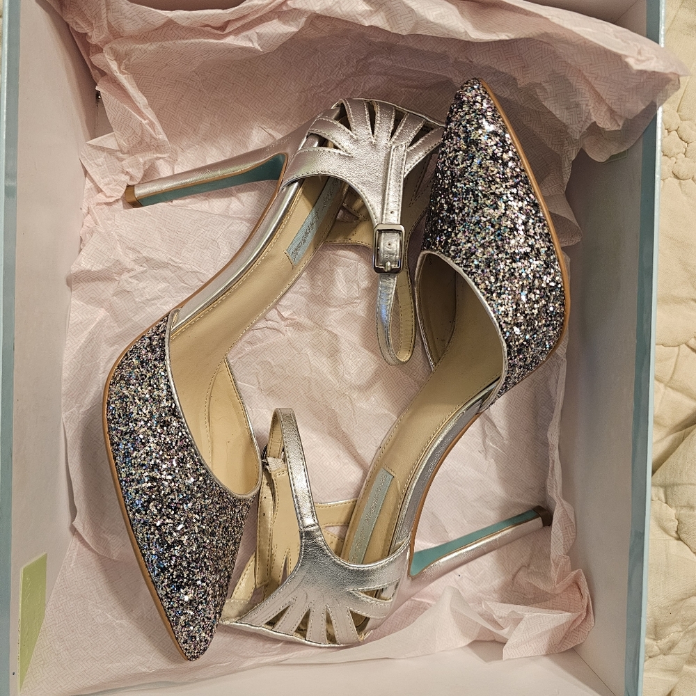 Betsy Johnson Silver Avery Heels Size 9.5
